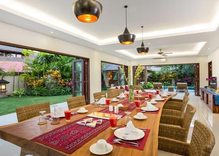 La-bali Sanur, Spacious & Large, Private Pool, Pool Table, 5-minutes Walk To The Beach, Free Laundry, Private Cook, Massage, Daily Tour Sanur