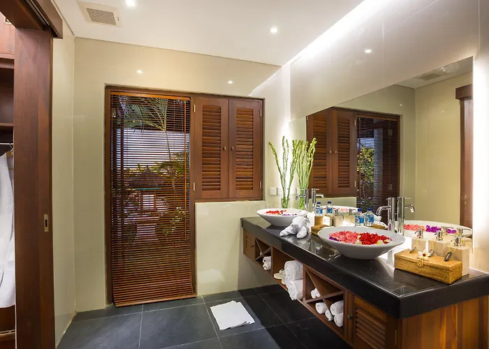 La-bali Sanur, Spacious & Large, Private Pool, Pool Table, 5-minutes Walk To The Beach, Free Laundry, Private Cook, Massage, Daily Tour Sanur