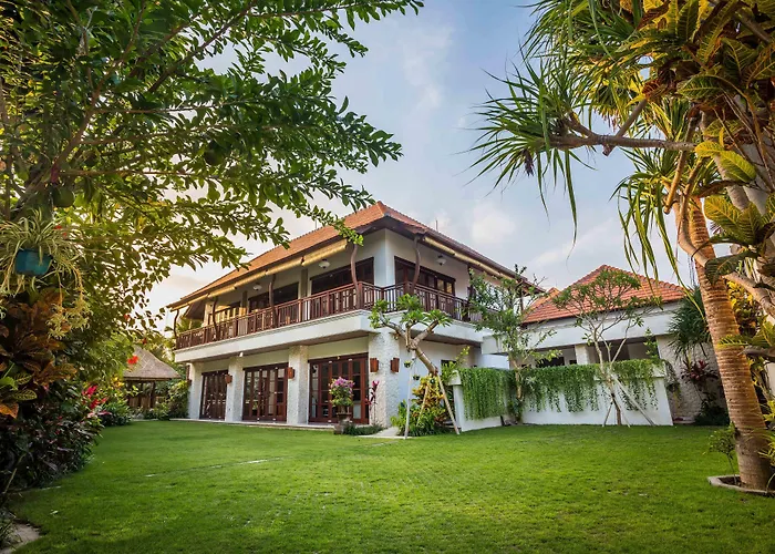 La-bali Sanur, Spacious & Large, Private Pool, Pool Table, 5-minutes Walk To The Beach, Free Laundry, Private Cook, Massage, Daily Tour Villa *