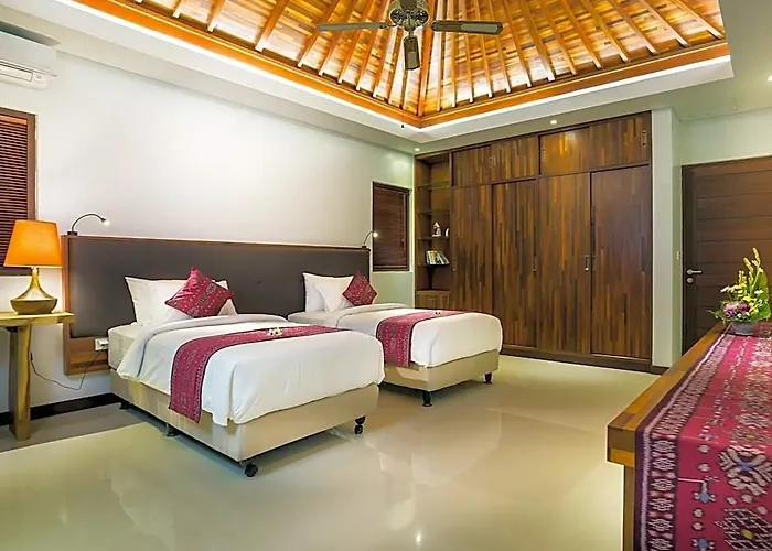 La-bali Sanur, Spacious & Large, Private Pool, Pool Table, 5-minutes Walk To The Beach, Free Laundry, Private Cook, Massage, Daily Tour