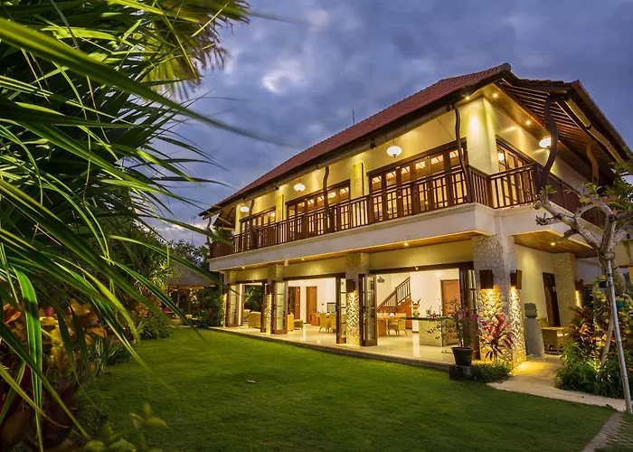 La-bali Sanur, Spacious & Large, Private Pool, Pool Table, 5-minutes Walk To The Beach, Free Laundry, Private Cook, Massage, Daily Tour Villa