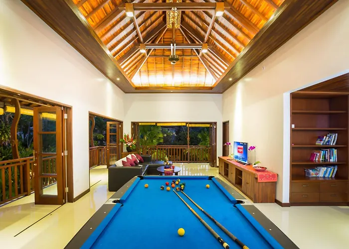 La-bali Sanur, Spacious & Large, Private Pool, Pool Table, 5-minutes Walk To The Beach, Free Laundry, Private Cook, Massage, Daily Tour Villa