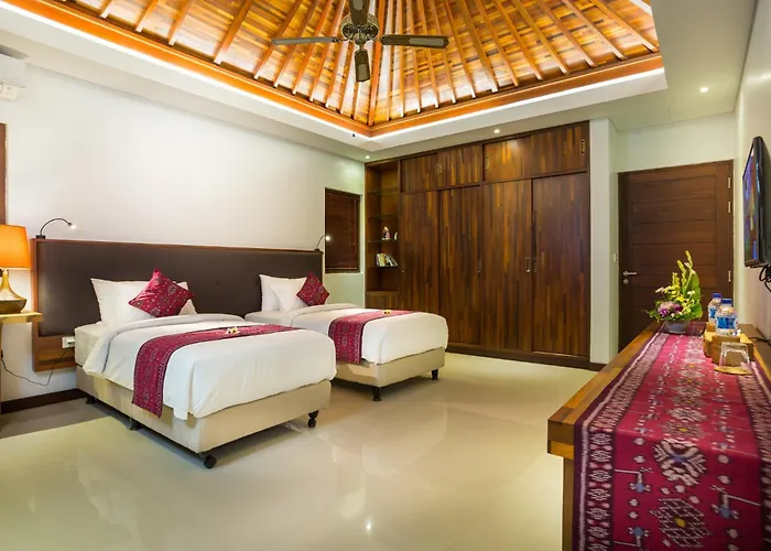 La-bali Sanur, Spacious & Large, Private Pool, Pool Table, 5-minutes Walk To The Beach, Free Laundry, Private Cook, Massage, Daily Tour Villa Sanur